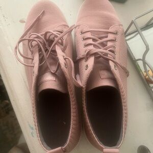 Algeua  trao Blush Pink Lace-Up Sneakers